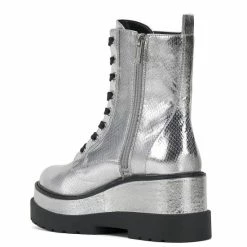 Best Sale 🧨 Jessica Simpson Imelda Embossed Metallic Platform Combat Booties Silver 🛒 -Jessica Simpson shop unnamed file 1611